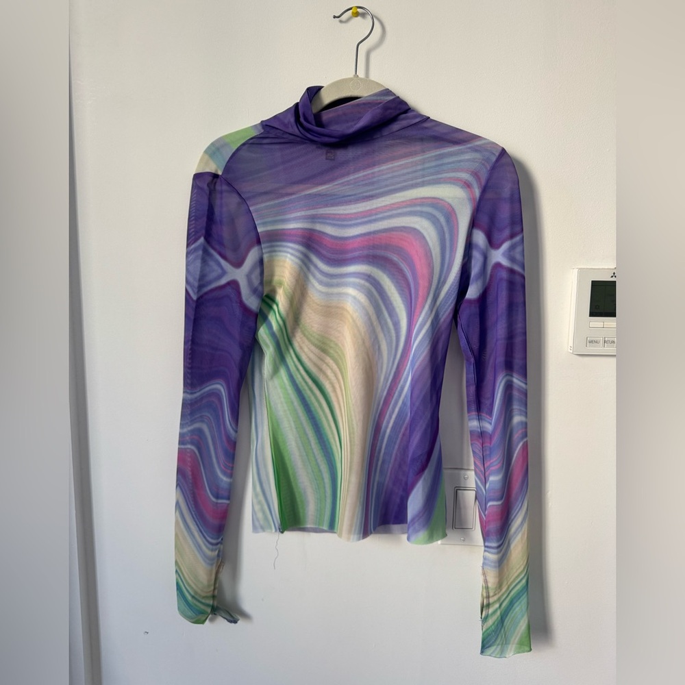 ARFM Zadie Mesh Top in Abstract Wave Medium